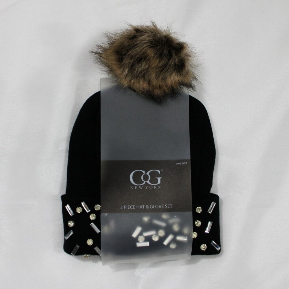 CLEARANCE NWT C&G New York Black Beanie & Glove Set with Faux Fur Pom